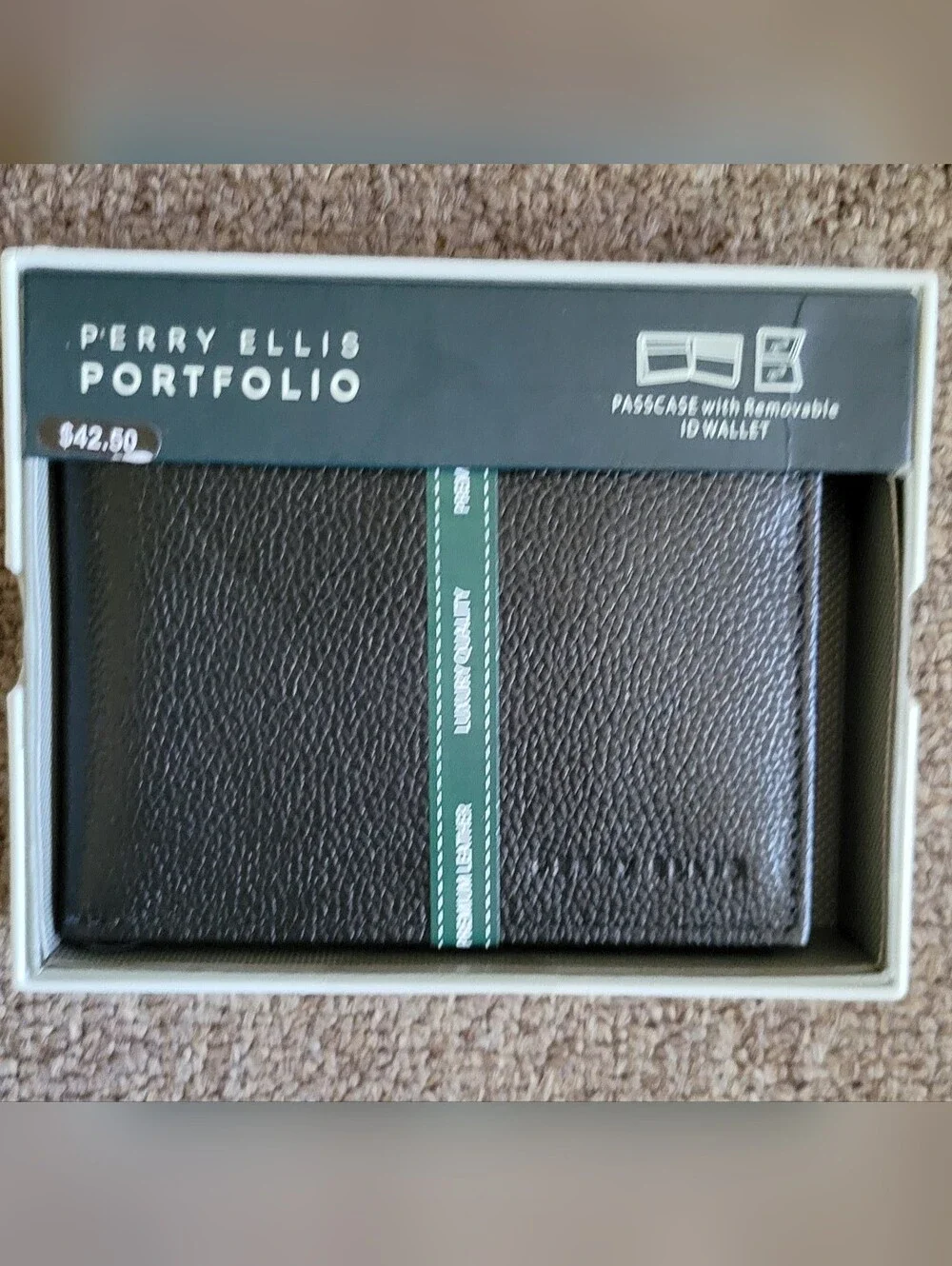 NIB Men's Perry Ellis Portfolio Leather Wallet with Passcase with  Removable ID